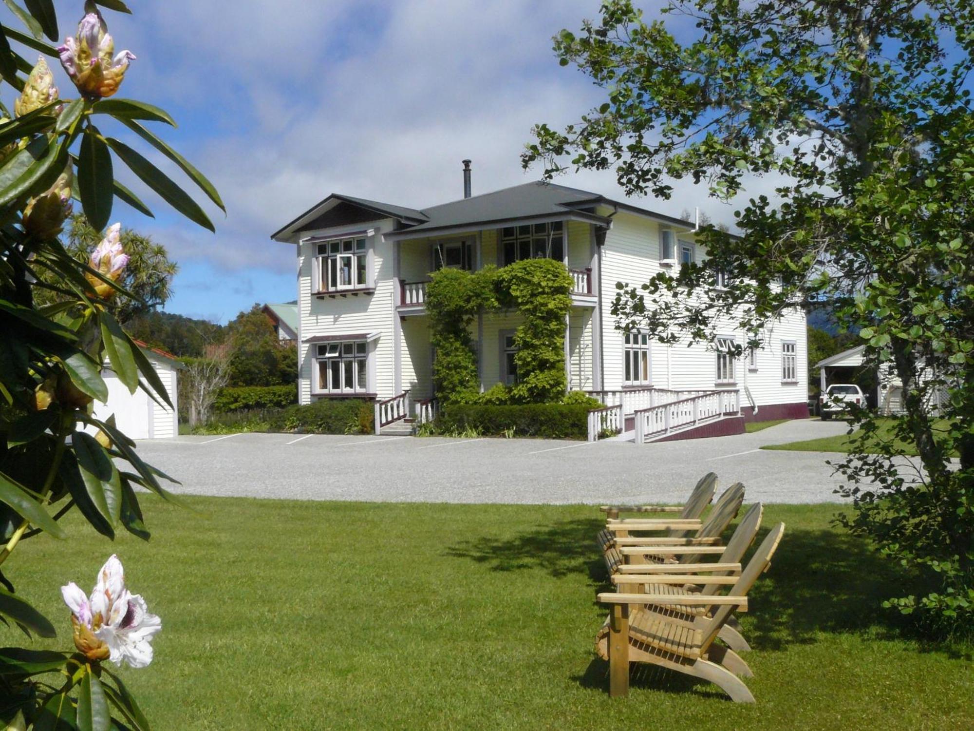 Holly Homestead B&B Franz Josef Buitenkant foto