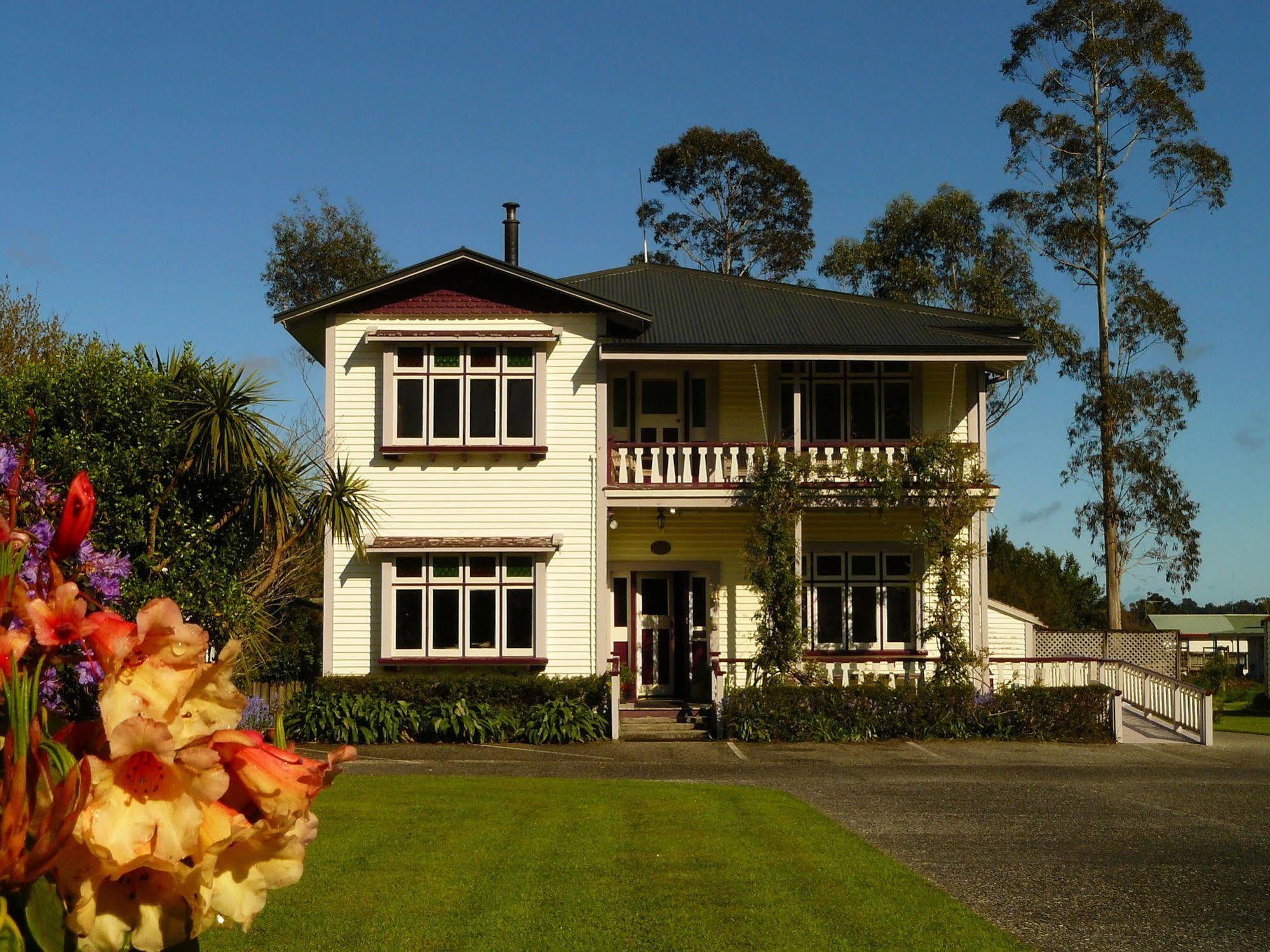 Holly Homestead B&B Franz Josef Buitenkant foto