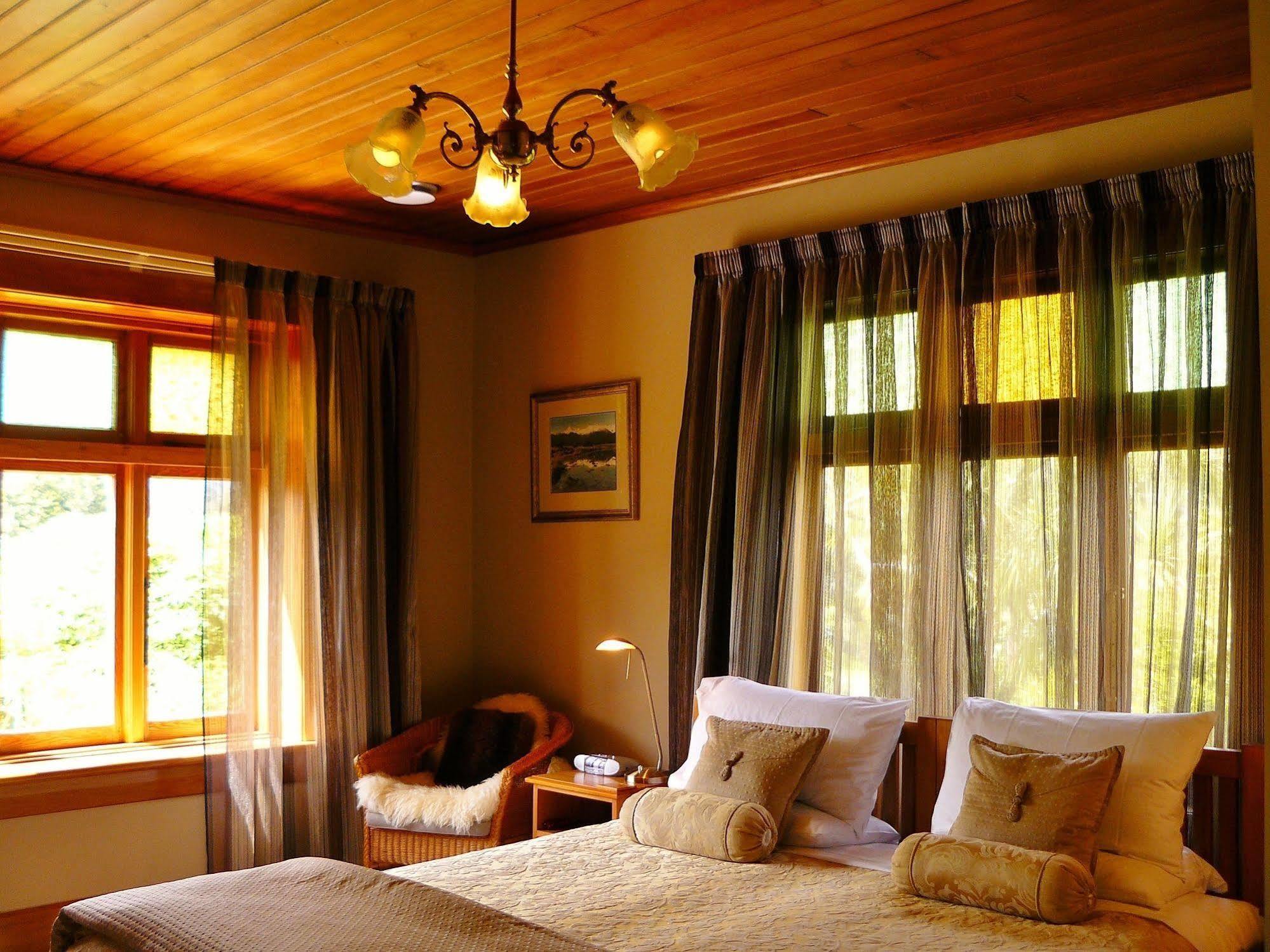 Holly Homestead B&B Franz Josef Buitenkant foto